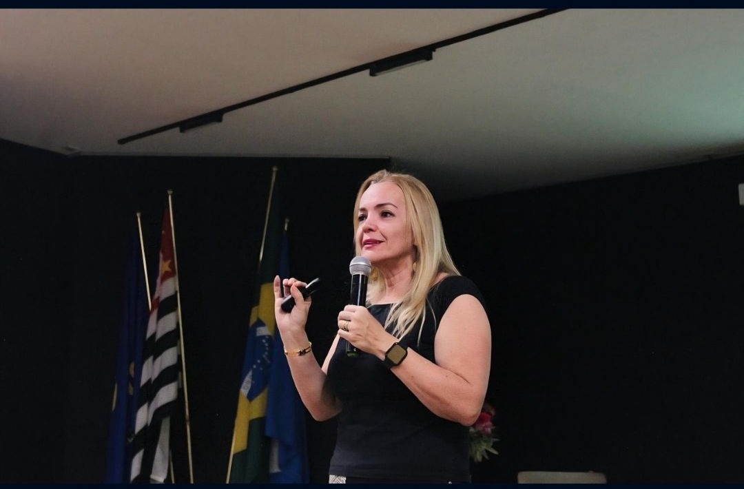 Cristina Sleiman em palestra