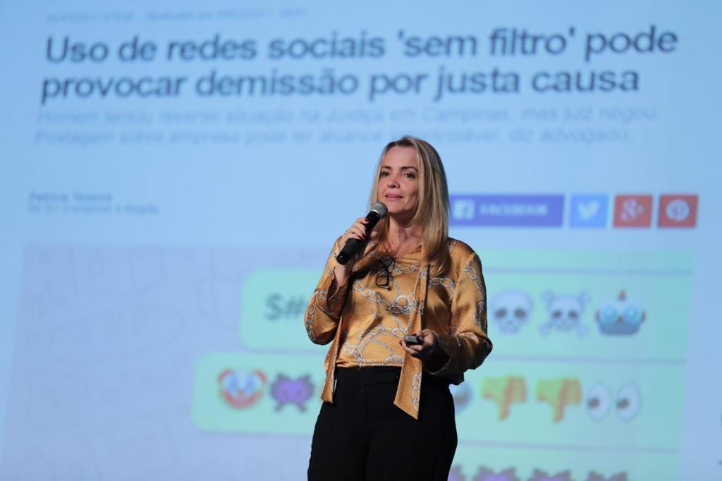 Dra. Cristina Sleiman palestrando